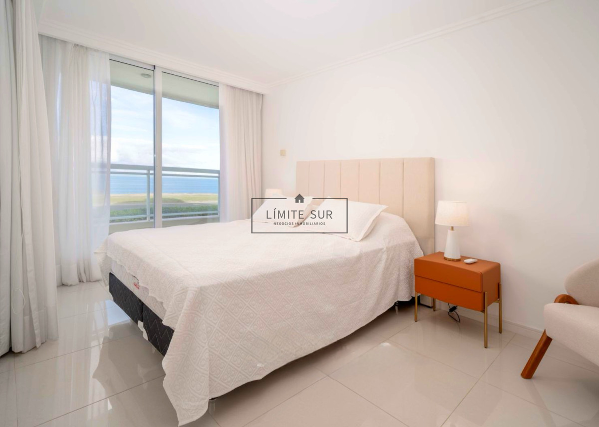 Apartamento ID.219 - VENTA: APARTAMENTO 3 DORMITORIOS EDIFICIO CRUCEROS PLAYA MANSA