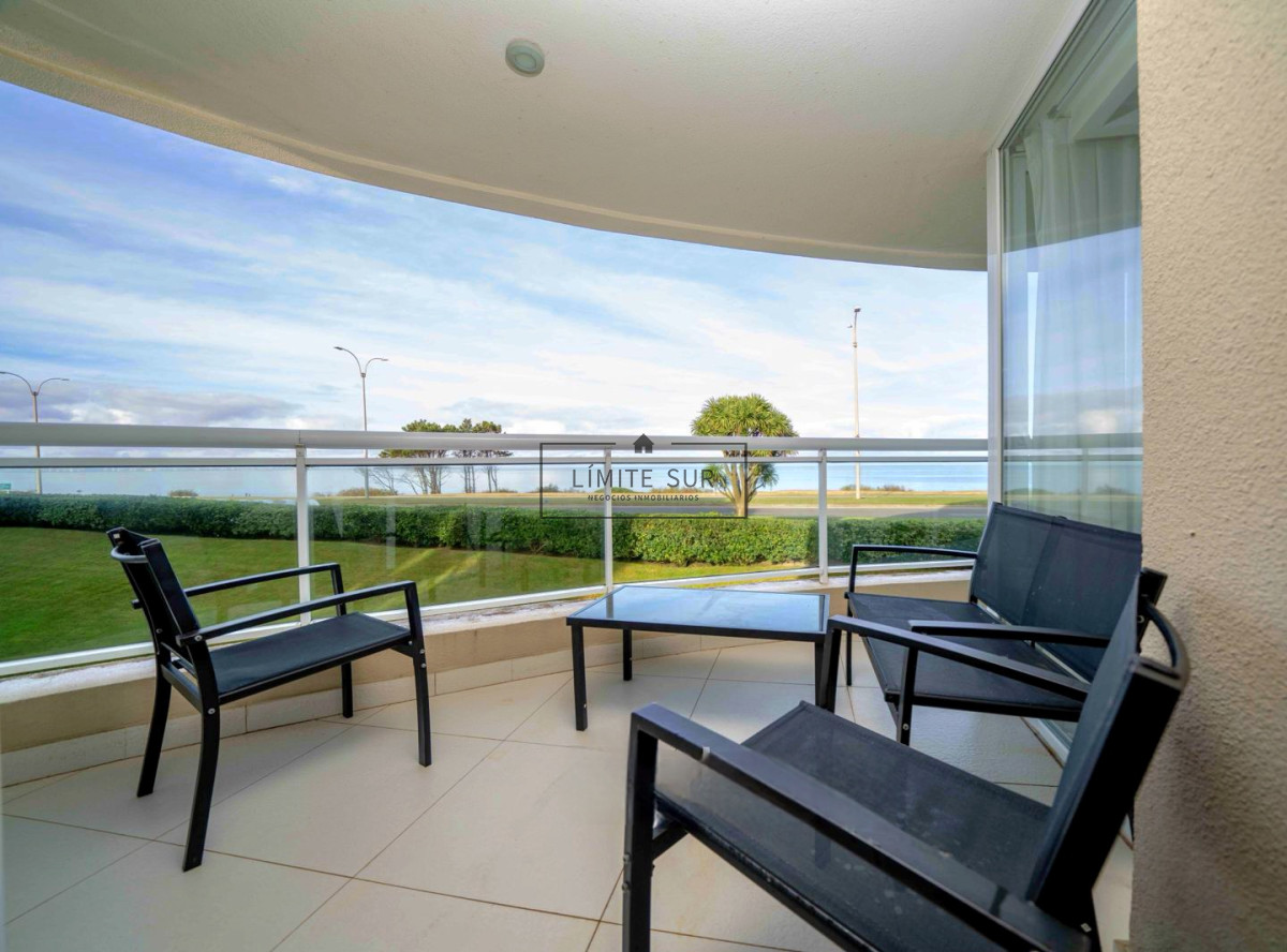 Apartamento ID.219 - VENTA: APARTAMENTO 3 DORMITORIOS EDIFICIO CRUCEROS PLAYA MANSA