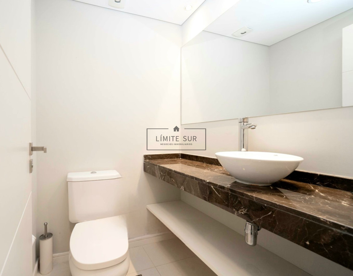 Apartamento ID.219 - VENTA: APARTAMENTO 3 DORMITORIOS EDIFICIO CRUCEROS PLAYA MANSA