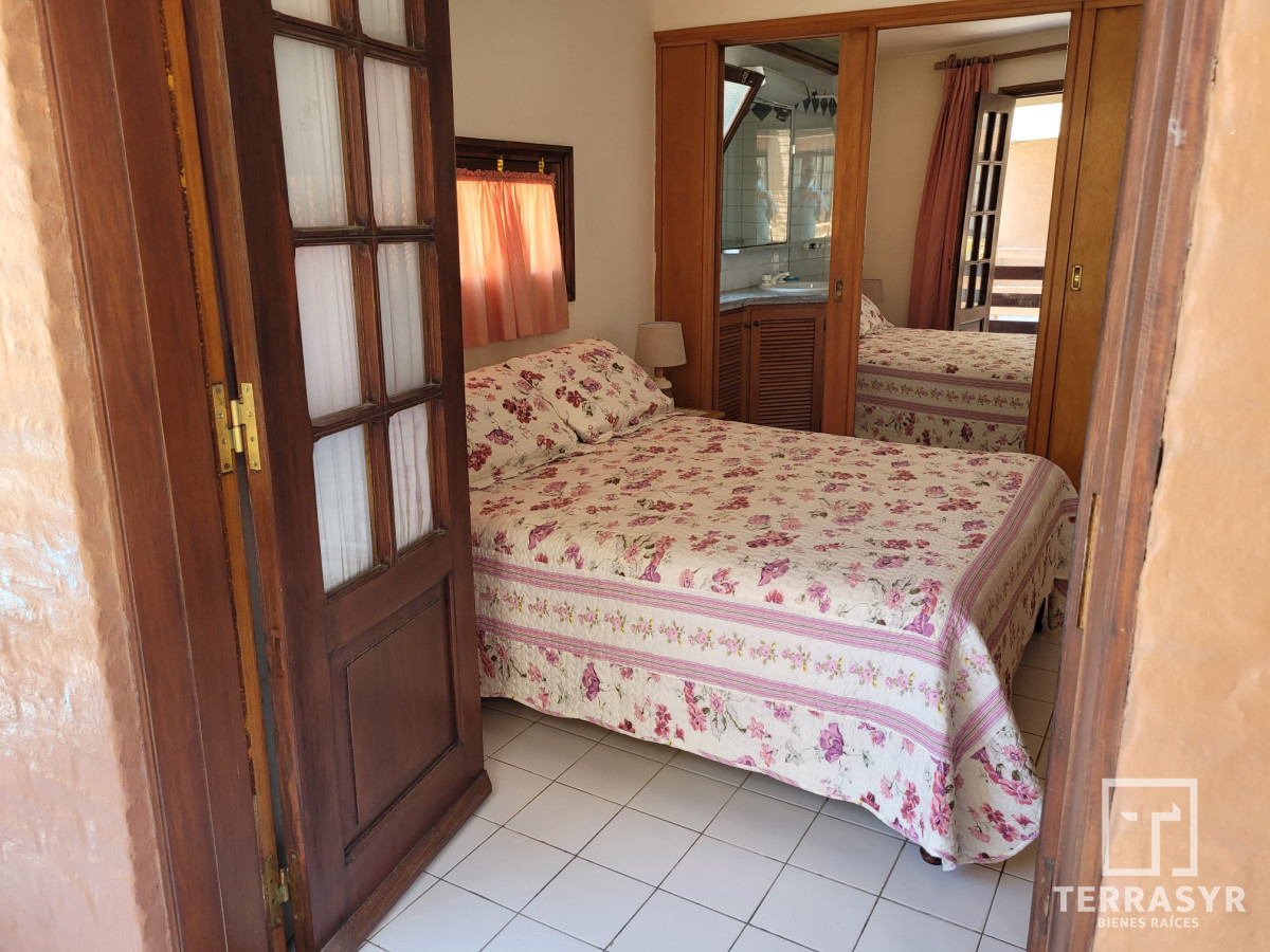 Apartamento ID.138 - Apartamento de 2 dormitorios con garage Península excelente ubicación