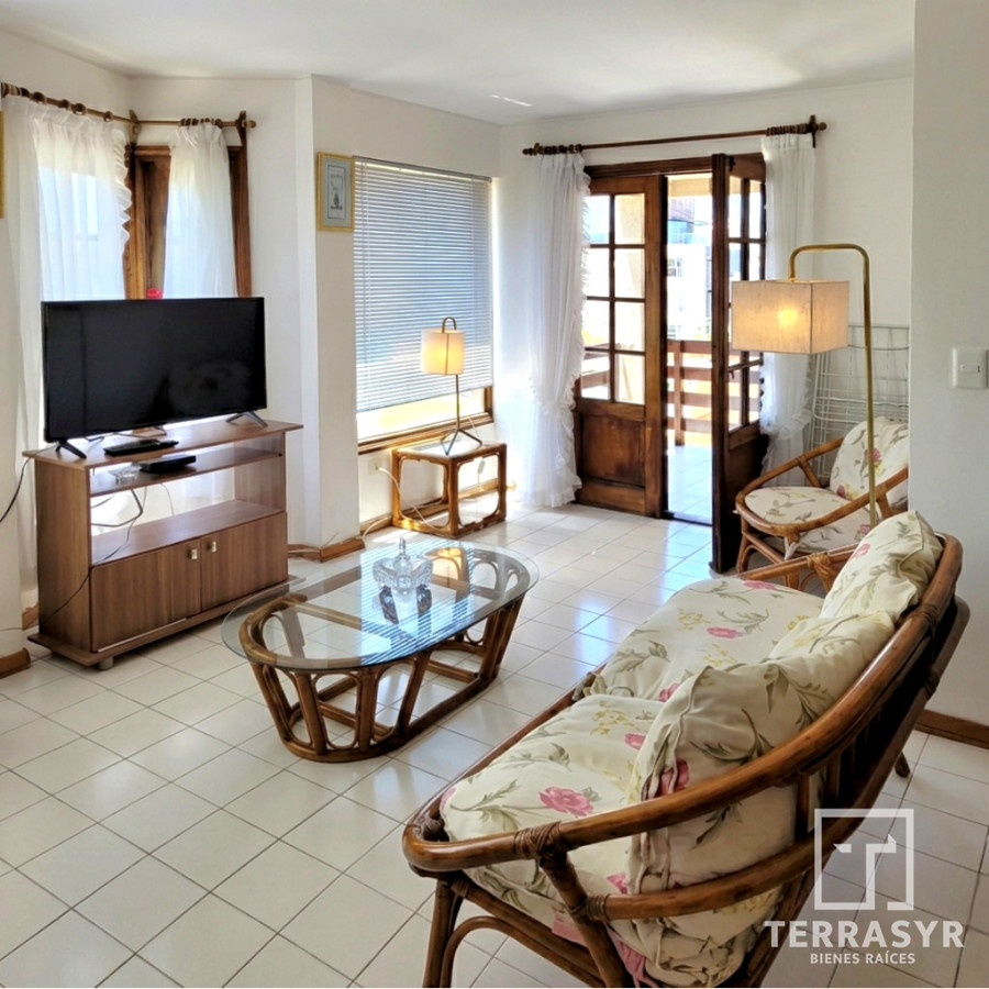 Apartamento ID.138 - Apartamento de 2 dormitorios con garage Península excelente ubicación