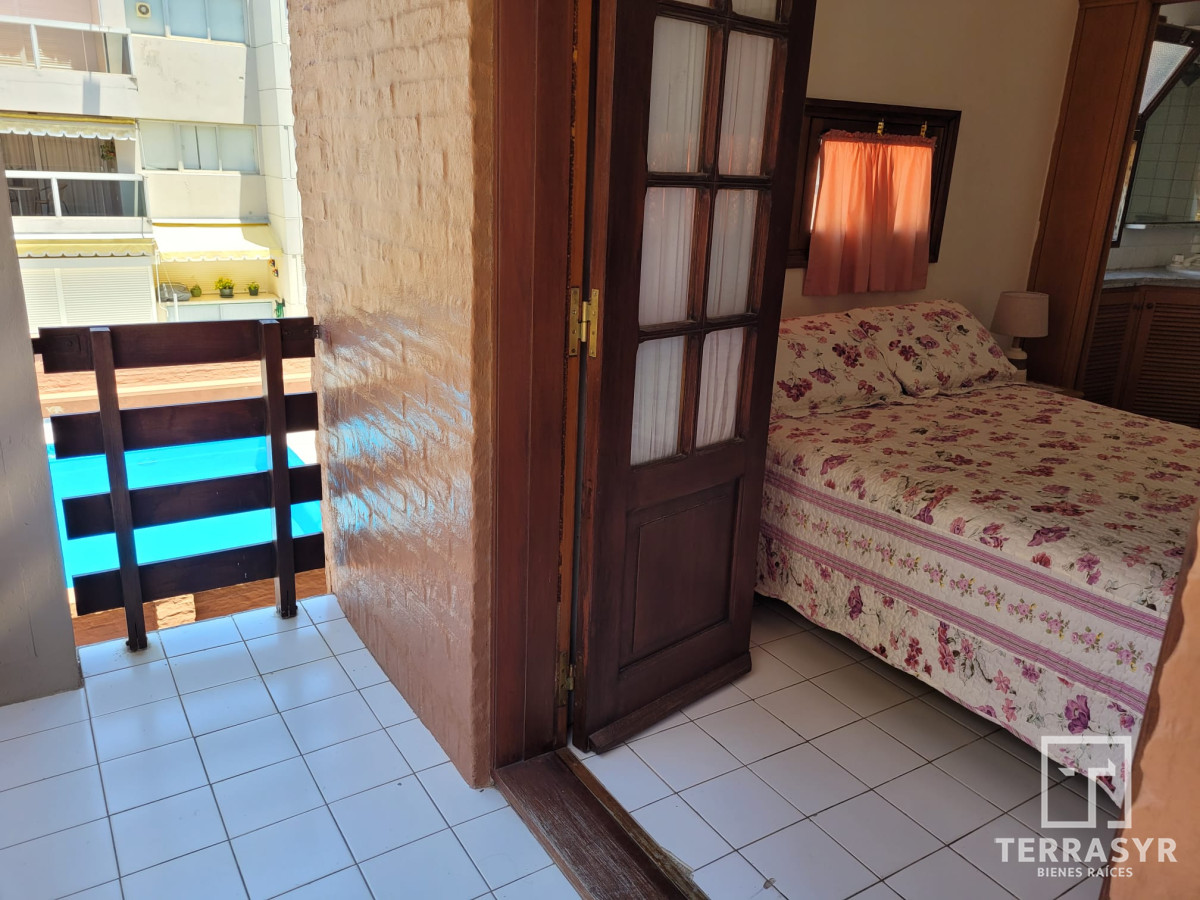 Apartamento ID.138 - Apartamento de 2 dormitorios con garage Península excelente ubicación