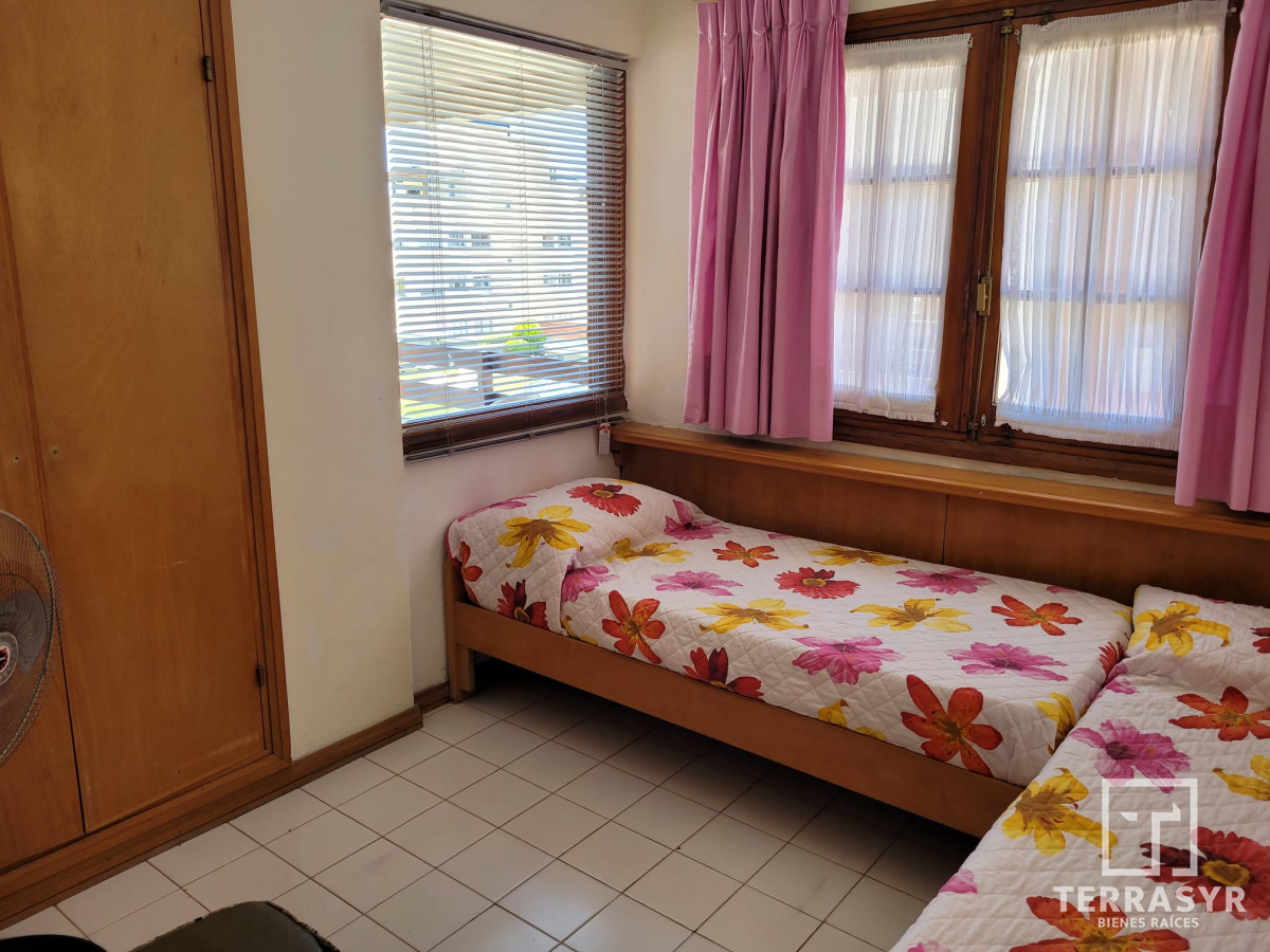 Apartamento ID.138 - Apartamento de 2 dormitorios con garage Península excelente ubicación