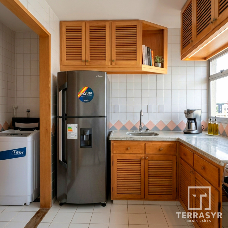 Apartamento ID.138 - Apartamento de 2 dormitorios con garage Península excelente ubicación