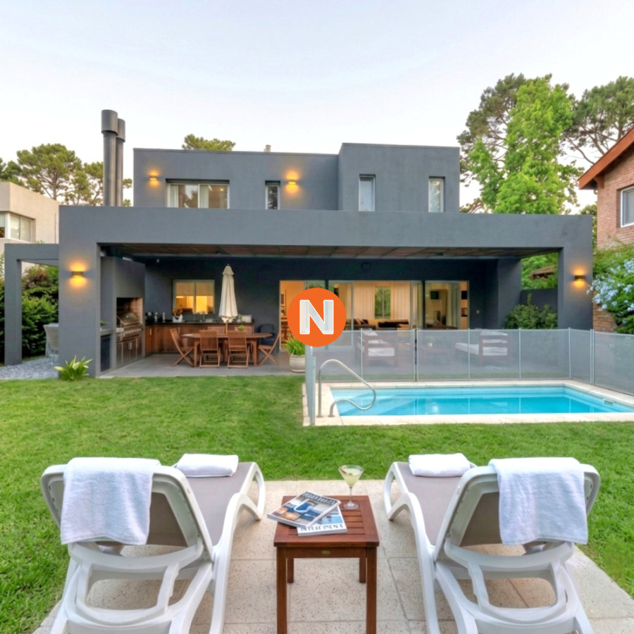 Casa Ref.225407 - Casa moderna de 3 dormitorios estilo minimalista cercana al mar Playa Mansa Punta del Este