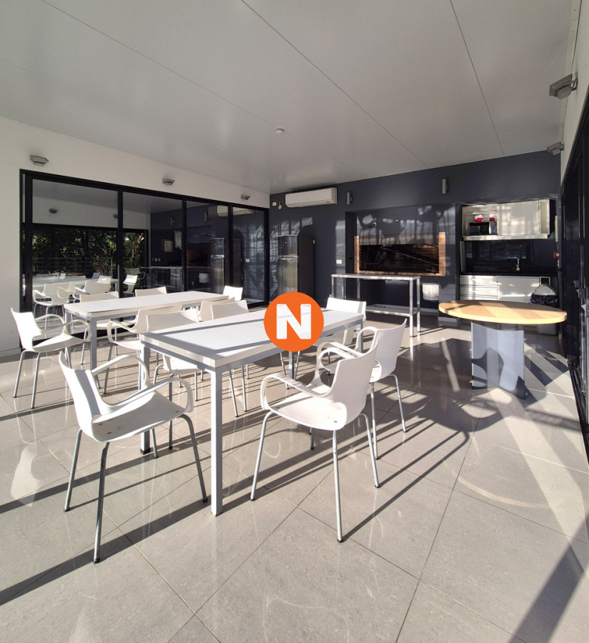 Apartamento Ref.225465 - Oportunidad Apartamento 2 dormitorios moderno terraza cochera piscina Playa Mansa Punta del Este
