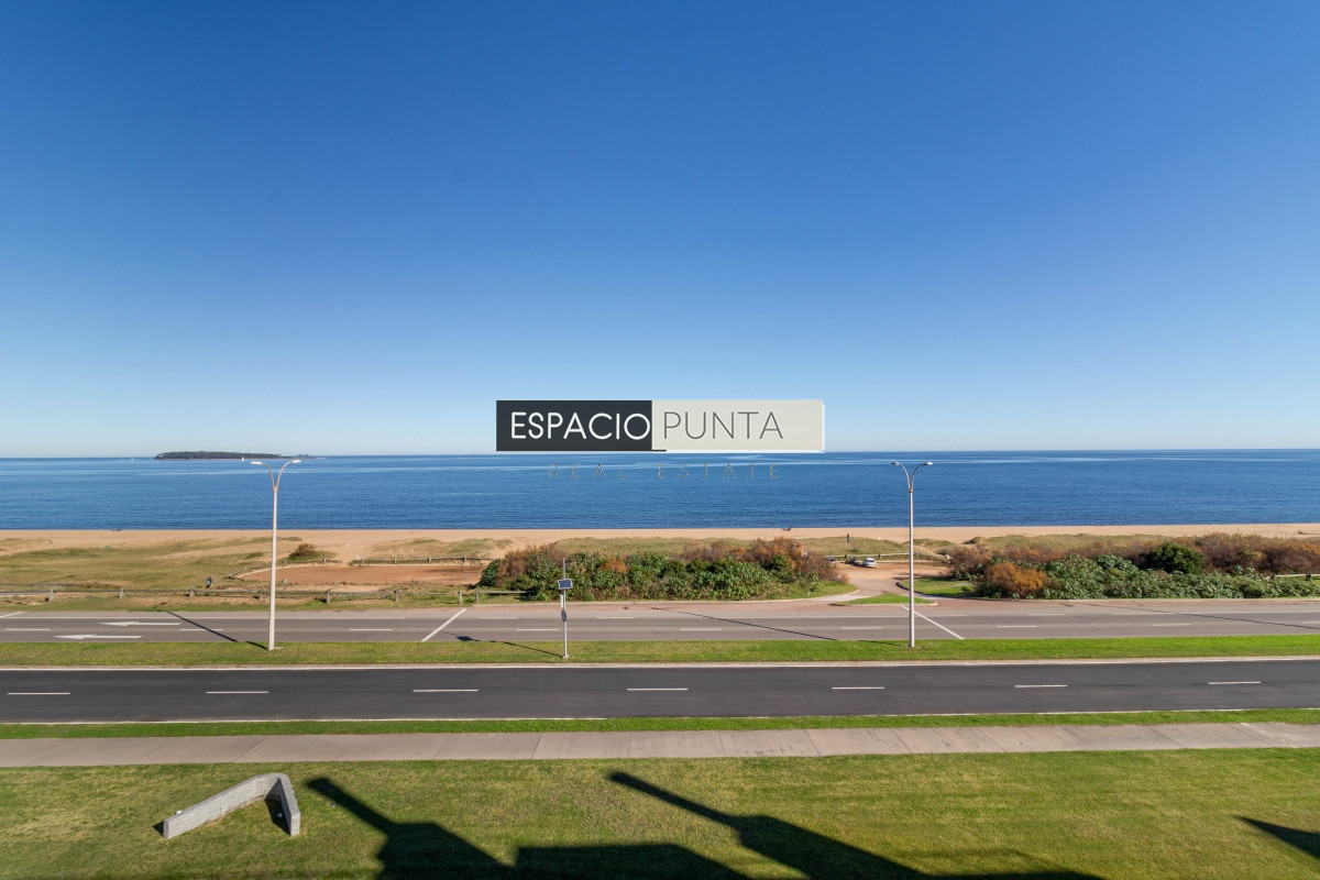 Apartamento ID.1126 - Espectacular Penthouse primera linea frente al mar Playa Mansa Pinares Punta del Este