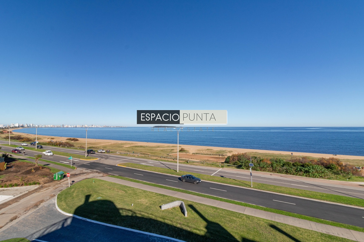 Apartamento ID.1126 - Espectacular Penthouse primera linea frente al mar Playa Mansa Pinares Punta del Este