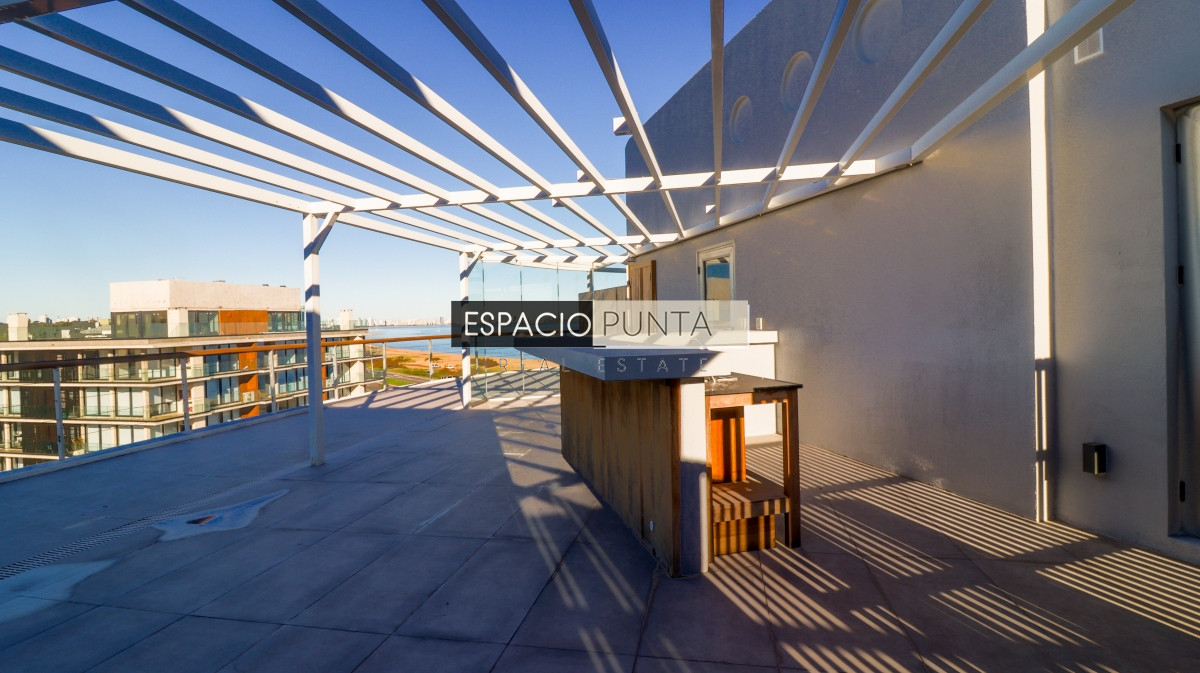 Apartamento ID.1126 - Espectacular Penthouse primera linea frente al mar Playa Mansa Pinares Punta del Este