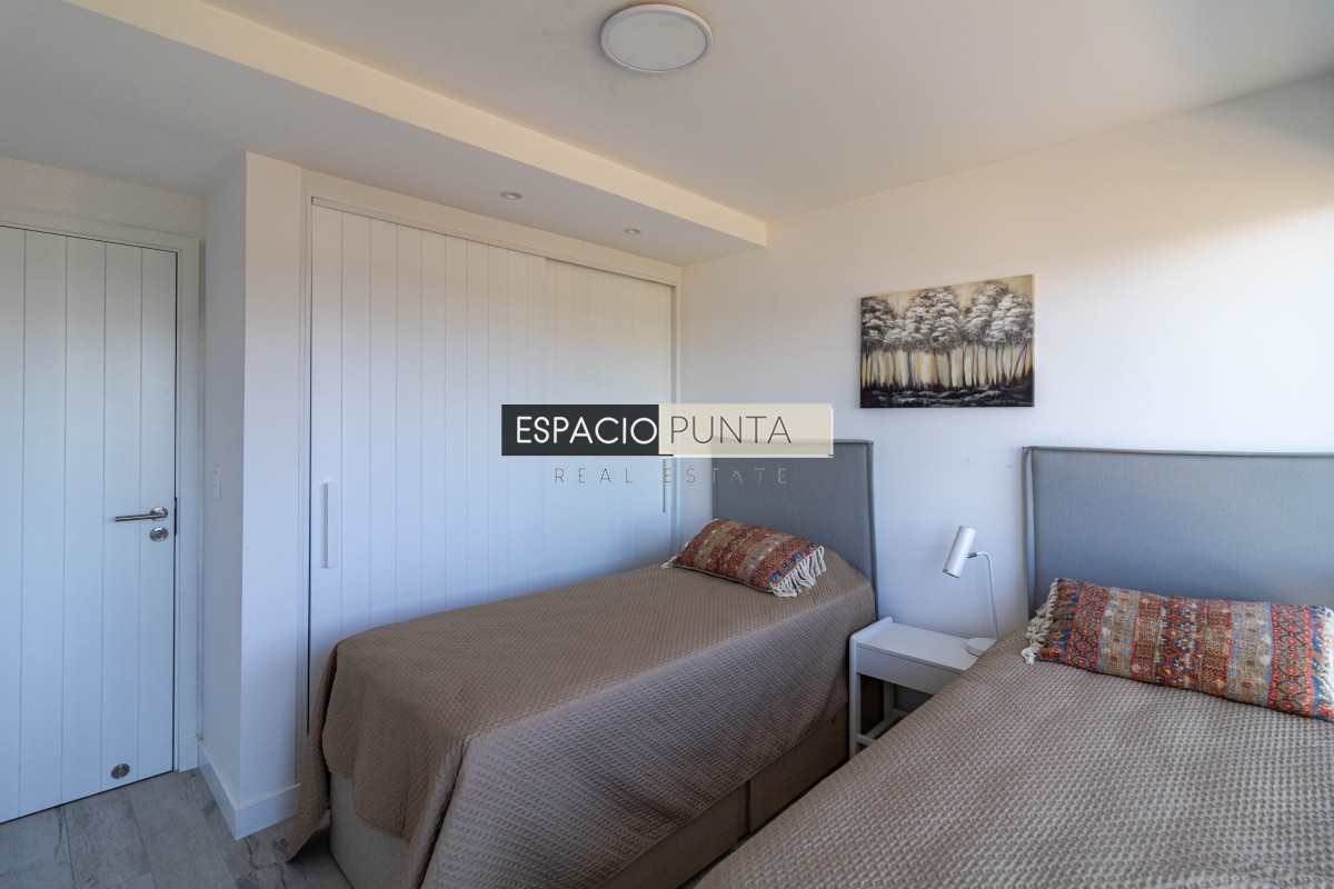 Apartamento ID.1126 - Espectacular Penthouse primera linea frente al mar Playa Mansa Pinares Punta del Este