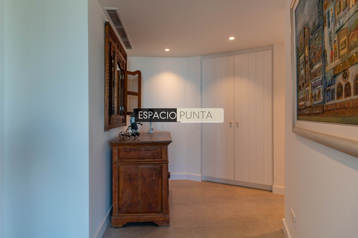 Apartamento ID.1126 - Espectacular Penthouse primera linea frente al mar Playa Mansa Pinares Punta del Este
