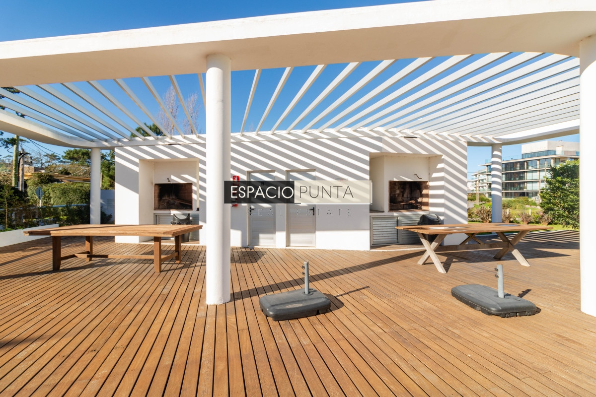 Apartamento ID.1126 - Espectacular Penthouse primera linea frente al mar Playa Mansa Pinares Punta del Este