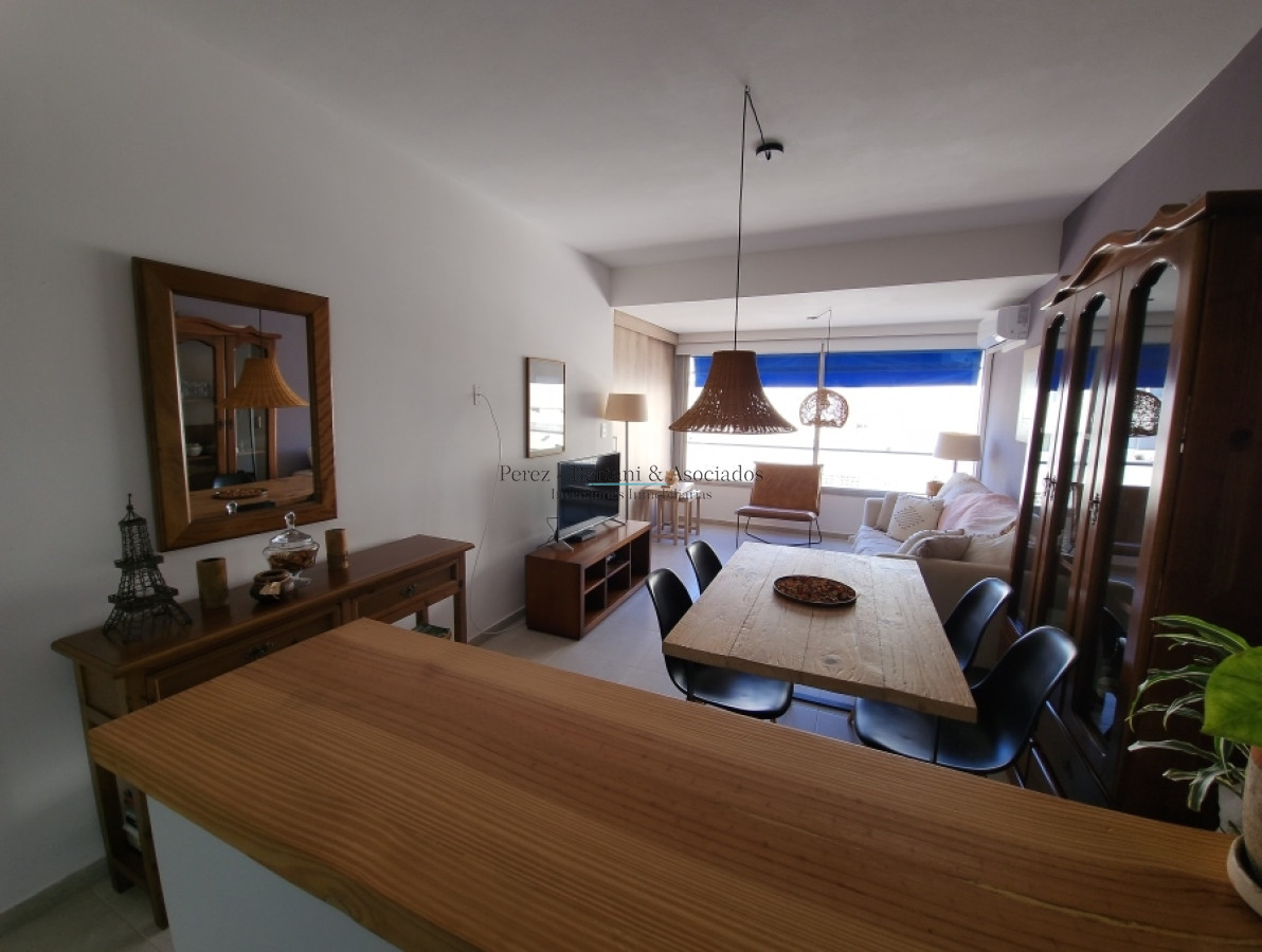 Apartamento ID.526 - Excelente Oportunidad para inversores en Punta del Este 2 dormitorios reciclado