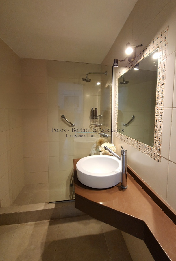 Apartamento ID.526 - Excelente Oportunidad para inversores en Punta del Este 2 dormitorios reciclado