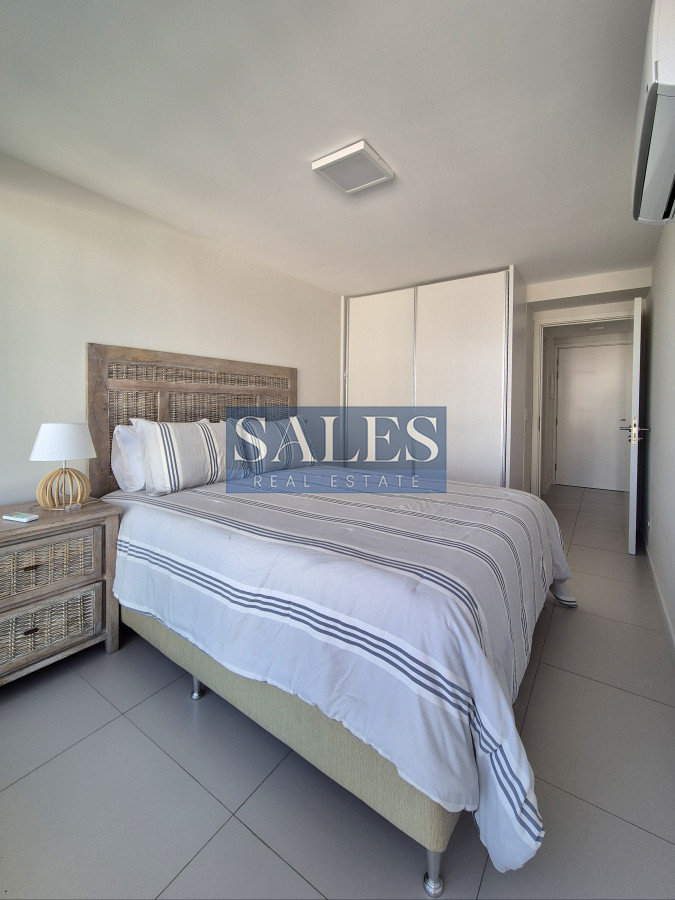 Apartamento ID.1340 - Apartamento moderno piso alto vista al mar Playa Mansa Punta del Este