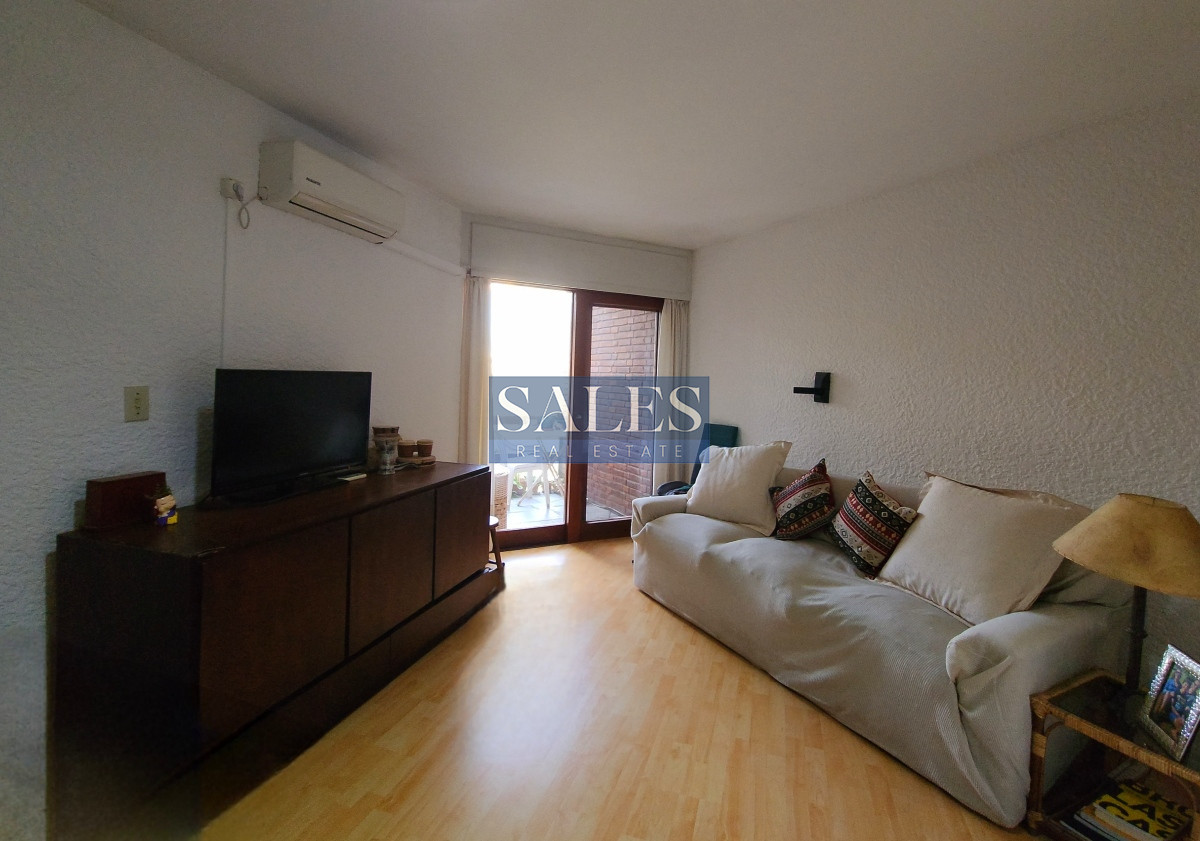 Apartamento ID.809 - Oportunidad 2 dormitorios 2 baños terraza cochera y estufa a leña Aidy Grill Punta del Este