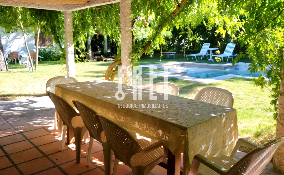 Casa ID.355 - Casa 2 dormitorios + 2 dependencias completas en Pinares con piscina climatizada y barbacoa cercana al mar Punta del Este