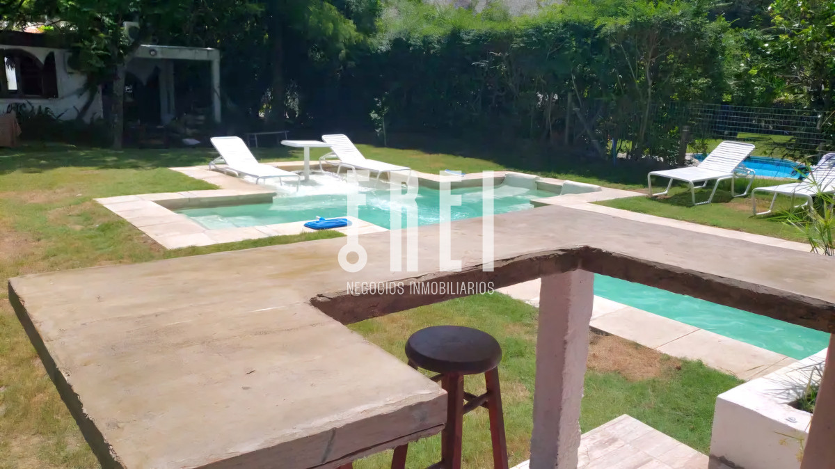 Casa ID.355 - Casa 2 dormitorios + 2 dependencias completas en Pinares con piscina climatizada y barbacoa cercana al mar Punta del Este
