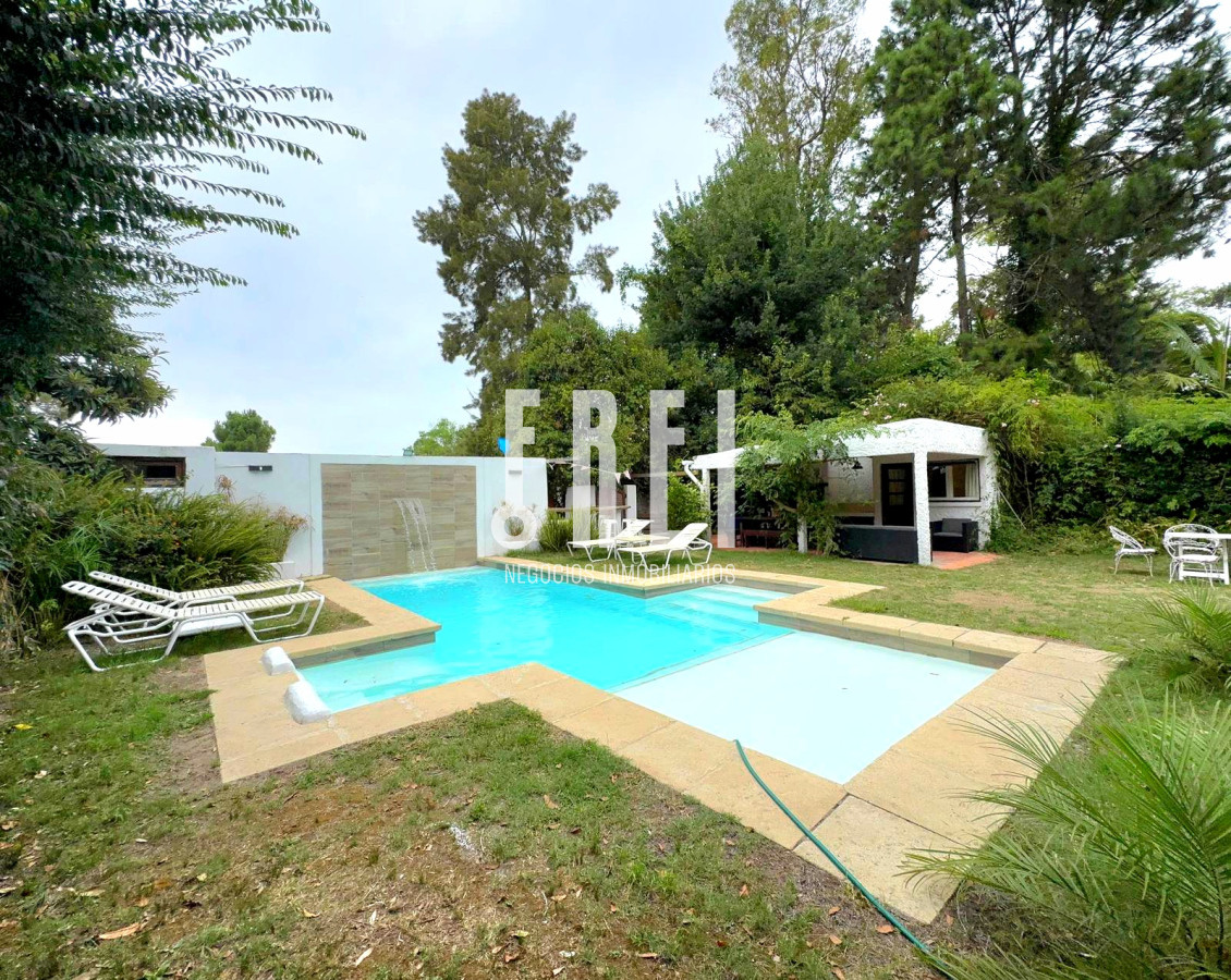Casa ID.355 - Casa 2 dormitorios + 2 dependencias completas en Pinares con piscina climatizada y barbacoa cercana al mar Punta del Este