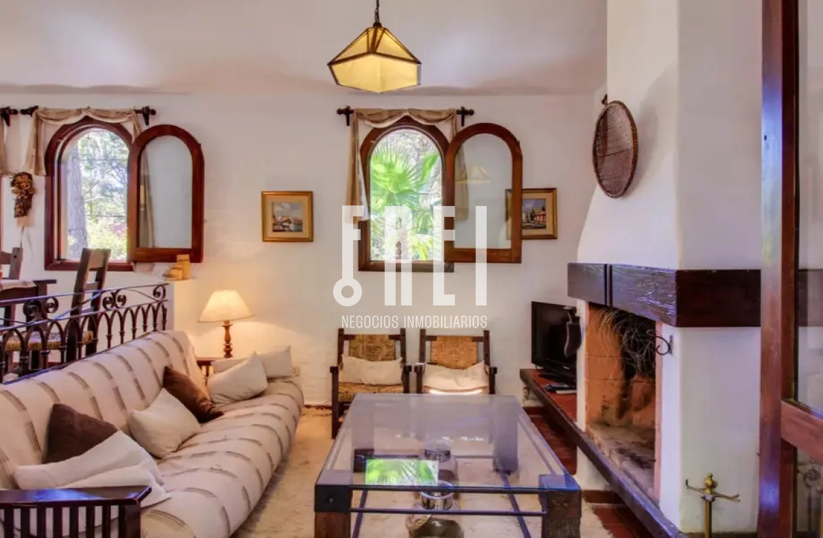 Casa ID.355 - Casa 2 dormitorios + 2 dependencias completas en Pinares con piscina climatizada y barbacoa cercana al mar Punta del Este