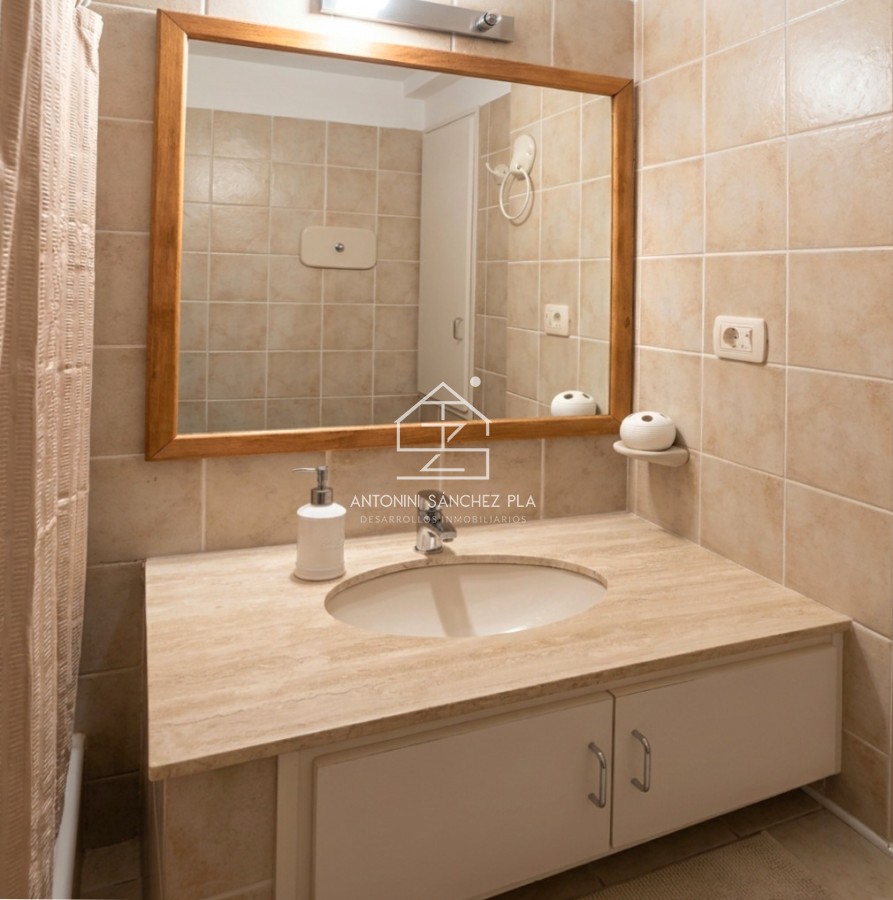 Apartamento ID.4298 - Apartamento de 1 dormitorio totalmente renovado, con cocina integrada y excelente ubicación en Punta del Este