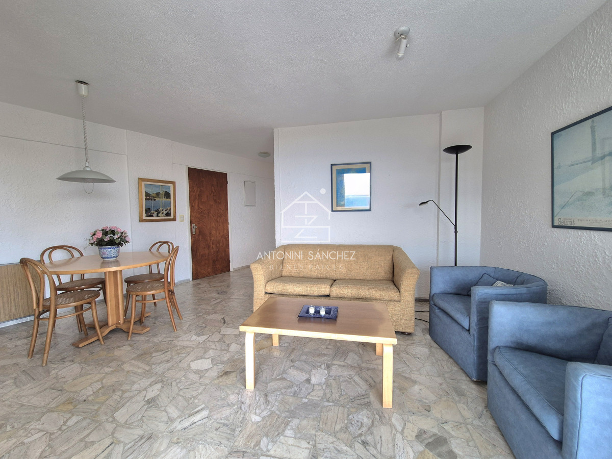 Apartamento ID.2360 - Apartamento 2 dormitorios reciclado garage vista al mar primera linea Playa Mansa Punta del Este