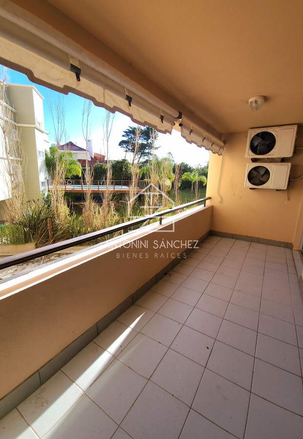 Apartamento ID.1394 - Apartamento 3 dormitorios primera linea frente al mar Playa Mansa Pinares con piscina y cochera