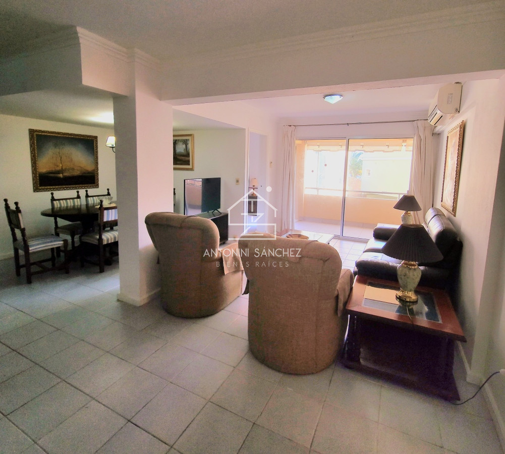 Apartamento ID.1394 - Apartamento 3 dormitorios primera linea frente al mar Playa Mansa Pinares con piscina y cochera