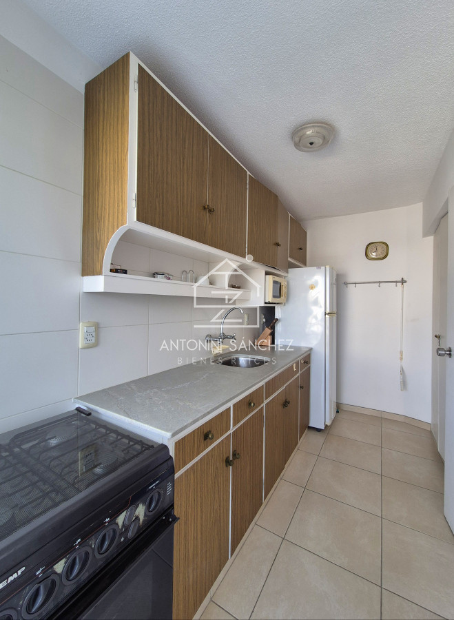 Apartamento ID.2360 - Apartamento 2 dormitorios reciclado garage vista al mar primera linea Playa Mansa Punta del Este
