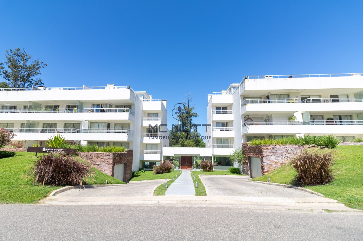 Apartamento Ref.475/ - PENTHOUSE en el Golf 3 dormitorios 3 baños, gran barbacoa propia, garage y amenities