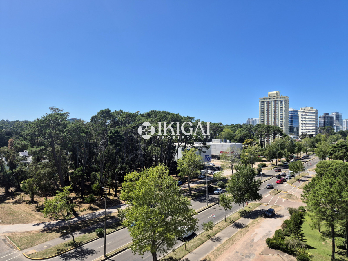 Apartamento ID.1040 - Apartamento de 3 dormitorios terraza garage piscina Punta Shopping Punta del Este