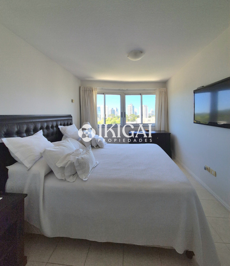 Apartamento ID.1040 - Apartamento de 3 dormitorios terraza garage piscina Punta Shopping Punta del Este