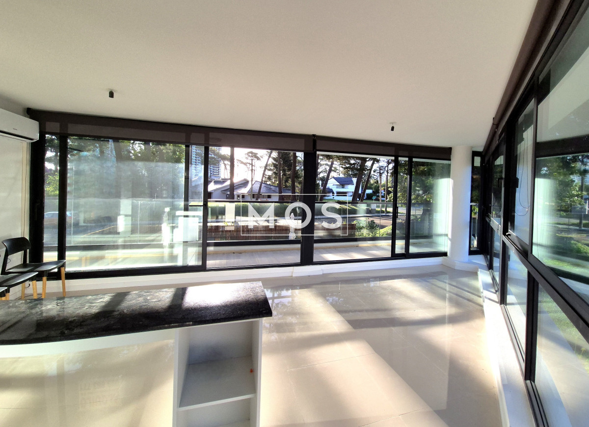 Apartamento ID.2787 - Alquiler anual y venta apartamento 2 dormitorios con parrillero a estrenar 200mts del mar Playa Mansa