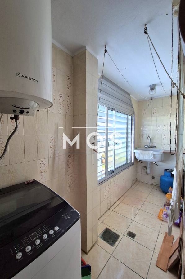 Apartamento ID.2992 - Apartamento 2 dormitorios Vista infinita al mar primera línea con estufa a leña esquinero al oeste garage Playa Mansa Punta del Este