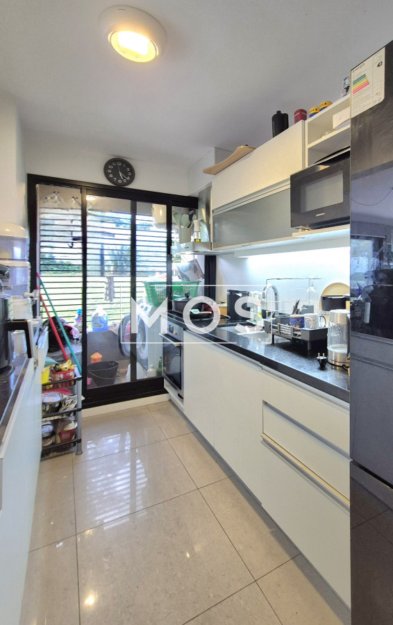 Apartamento ID.2818 - Oportunidad Apartamento 2 dormitorios moderno gran terraza cochera piscina Playa Mansa Punta del Este