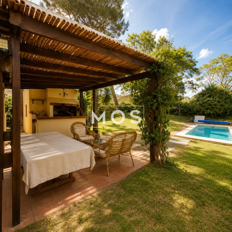 Casa ID.3906 - Casa 3 dormitorios con piscina y barbacoa cercana al mar Pinares Punta del Este 