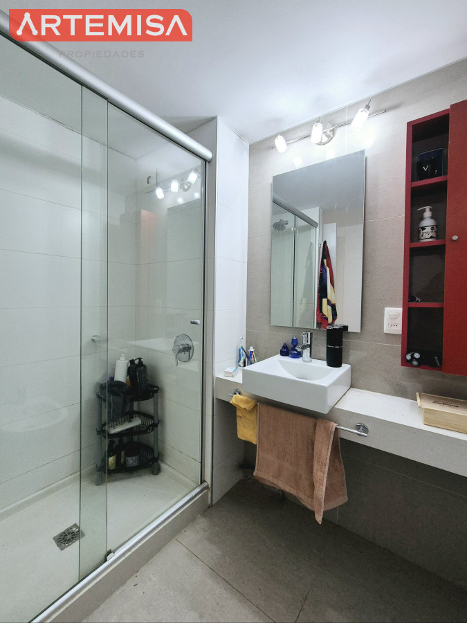 Apartamento ID.838 - Oportunidad Apartamento 2 dormitorios moderno gran terraza cochera piscina Playa Mansa Punta del Este