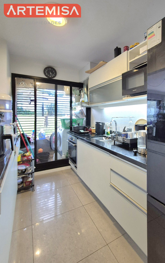 Apartamento ID.838 - Oportunidad Apartamento 2 dormitorios moderno gran terraza cochera piscina Playa Mansa Punta del Este