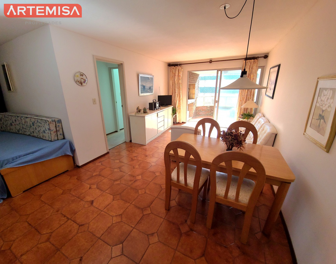 Apartamento ID.583 - Oportunidad apartamento en venta vista al mar terraza parrillero Playa Mansa
