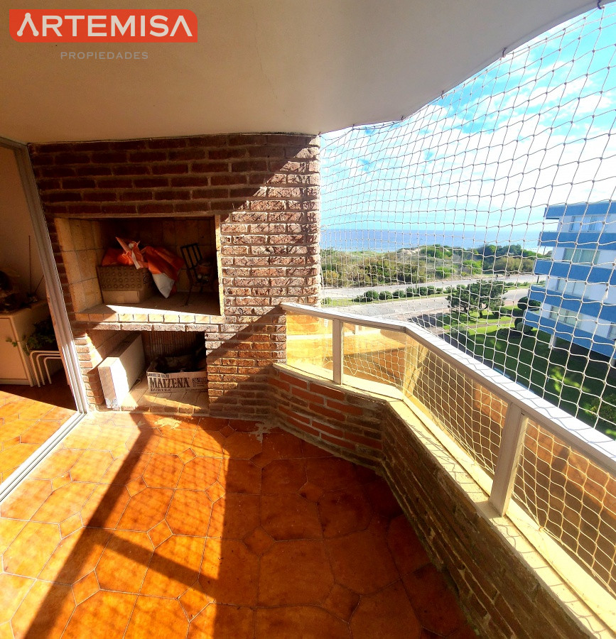Apartamento ID.583 - Oportunidad apartamento en venta vista al mar terraza parrillero Playa Mansa