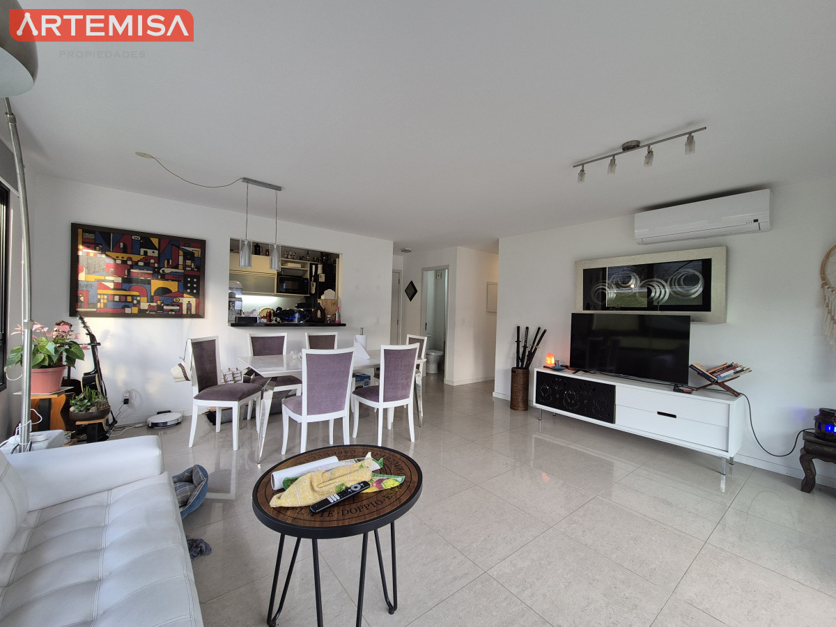 Apartamento ID.838 - Oportunidad Apartamento 2 dormitorios moderno gran terraza cochera piscina Playa Mansa Punta del Este