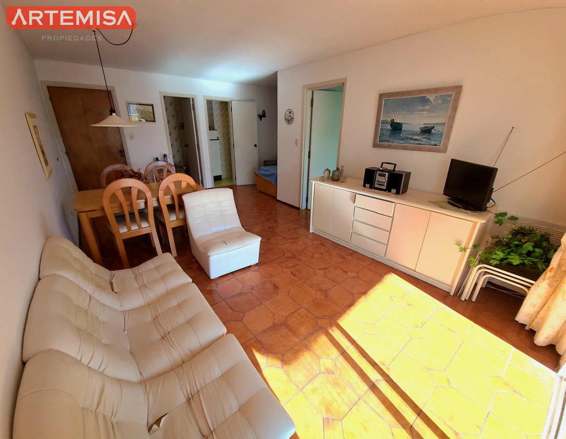 Apartamento ID.583 - Oportunidad apartamento en venta vista al mar terraza parrillero Playa Mansa