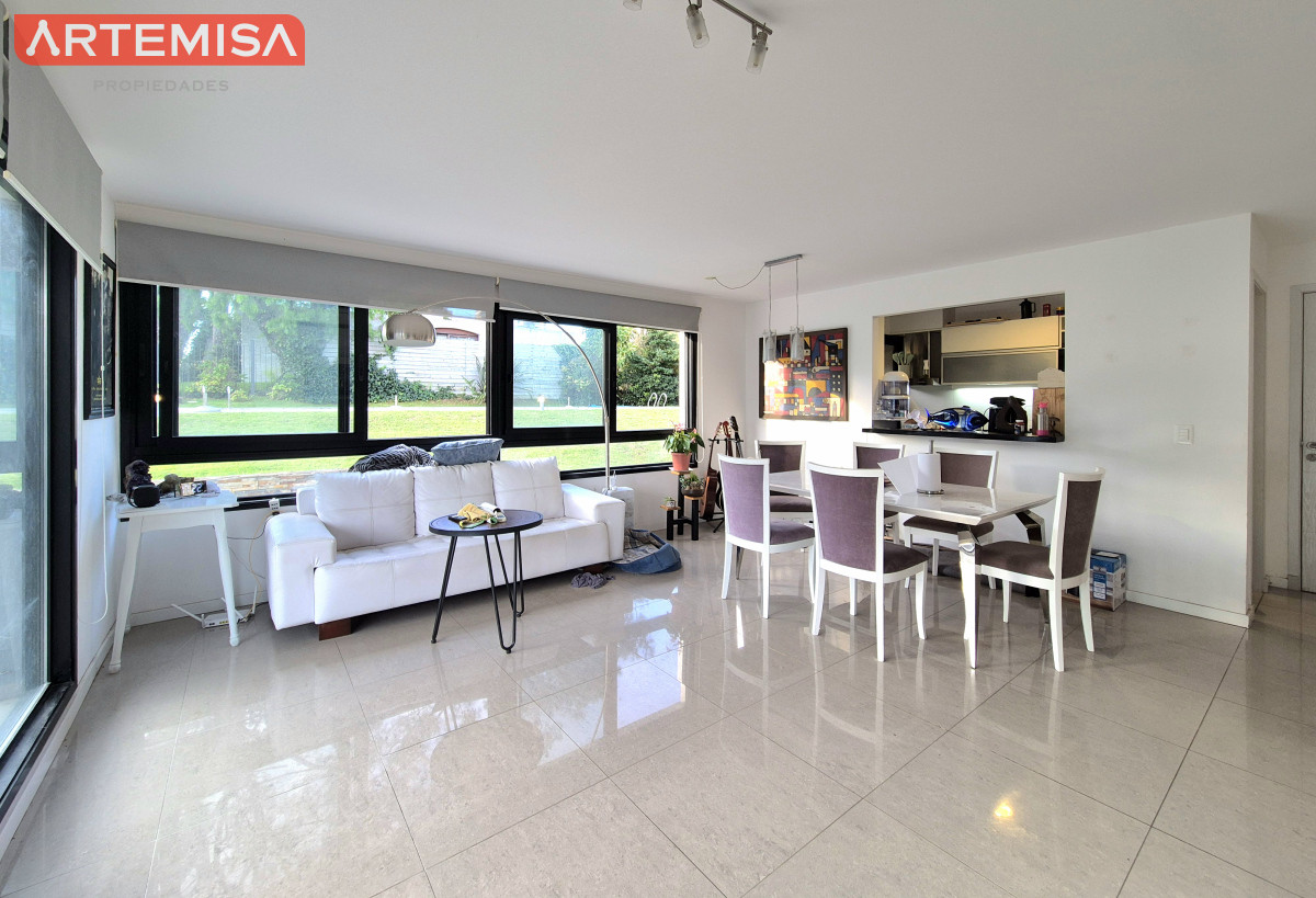 Apartamento ID.838 - Oportunidad Apartamento 2 dormitorios moderno gran terraza cochera piscina Playa Mansa Punta del Este
