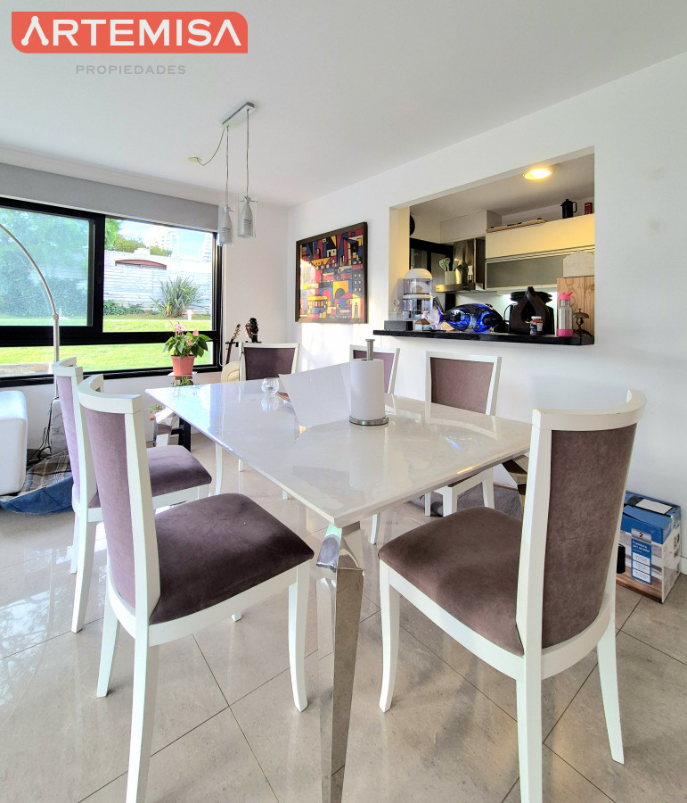 Apartamento ID.838 - Oportunidad Apartamento 2 dormitorios moderno gran terraza cochera piscina Playa Mansa Punta del Este