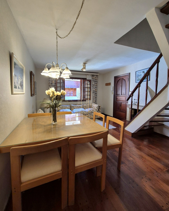 Apartamento ID.875 - Oportunidad venta casa 2 dormitorios Playa Mansa cochera y parrillero