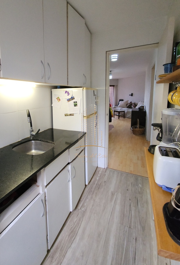 Apartamento ID.500 - Apartamento en venta de 2 dormitorios 2 baños terraza cochera y estufa a leña Aidy Grill Punta del Este