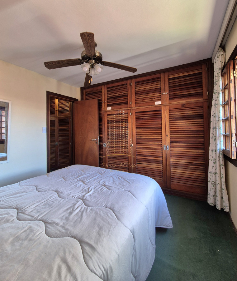 Apartamento ID.875 - Oportunidad venta casa 2 dormitorios Playa Mansa cochera y parrillero