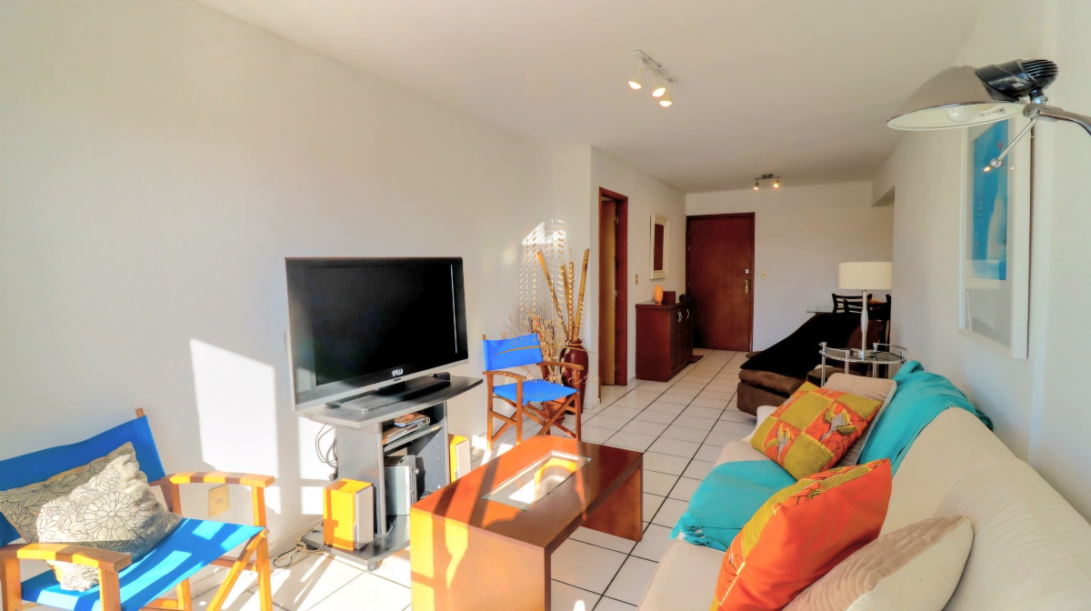 Apartamento ID.505 - Apartamento 2 dormitorios con garage y servicios Punta del Este
