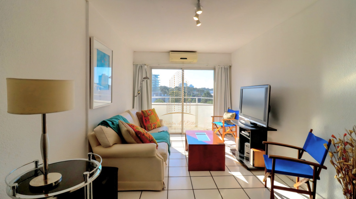 Apartamento ID.505 - Apartamento 2 dormitorios con garage y servicios Punta del Este