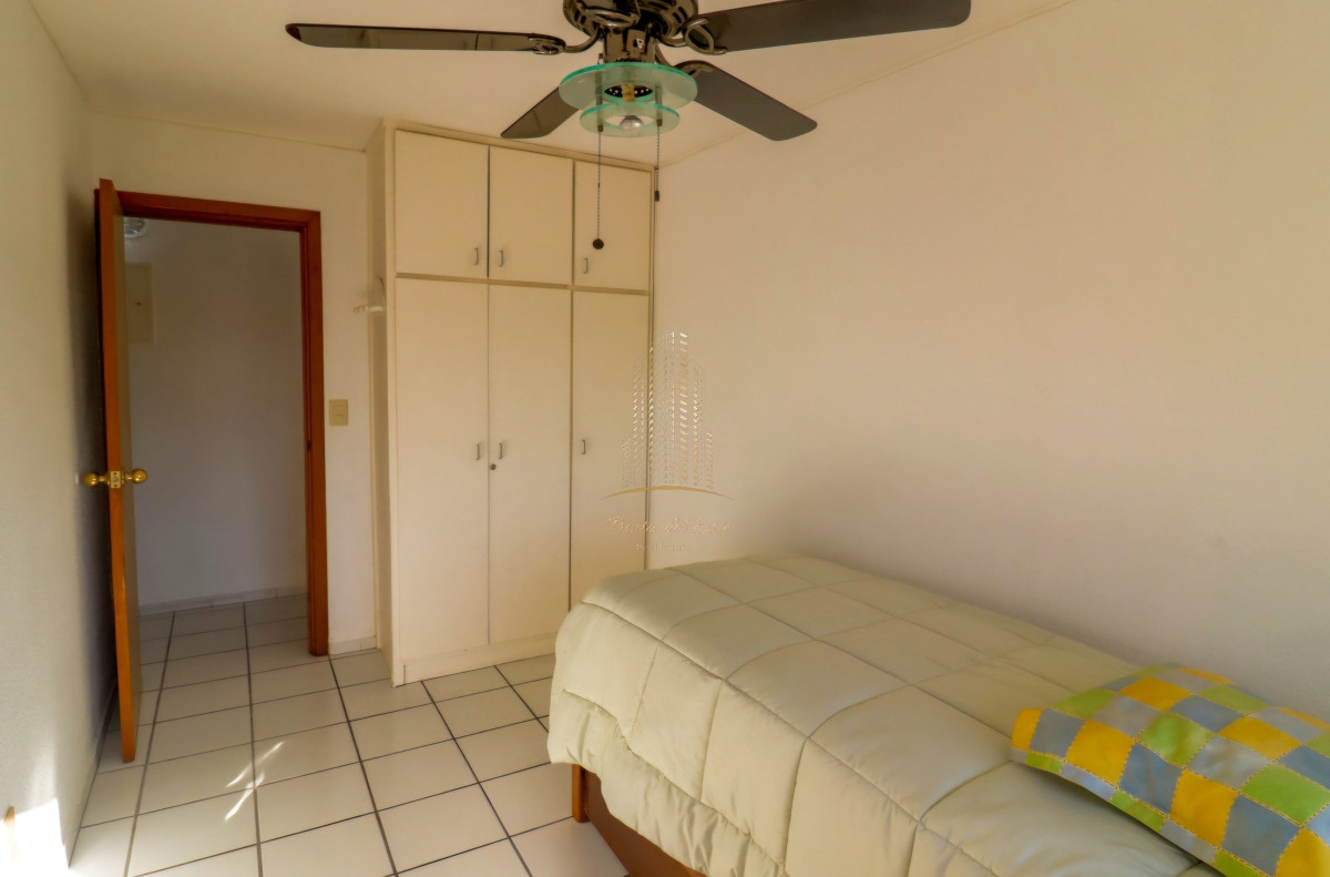 Apartamento ID.505 - Apartamento 2 dormitorios con garage y servicios Punta del Este